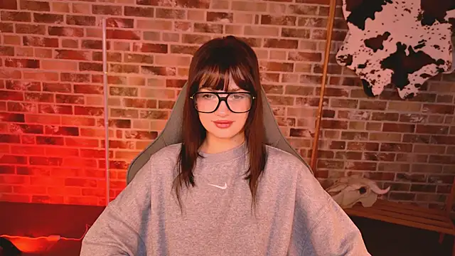 KiraVair online show from April 3, 2026, 11:16 am