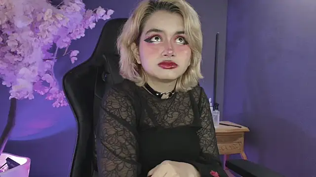 Snapshot of Navier__ chatting on October 26, 2025, 1:00 pm Navier online show from October 26, 2025, 1:00 pm