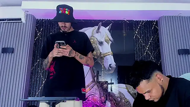 handsome boys22 online show from December 13, 2025, 8:04 pm