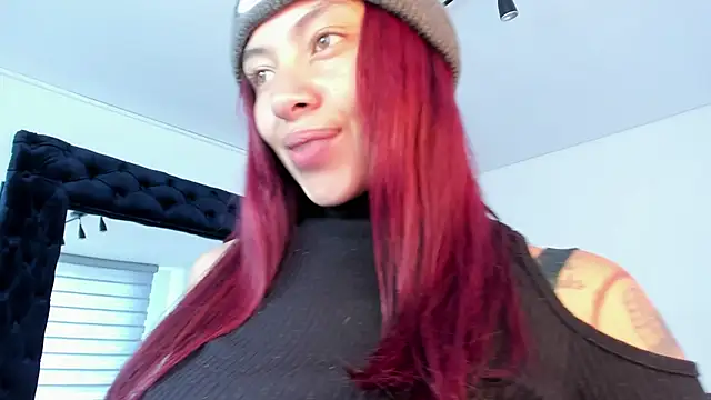 melanie roux   online show from May 27, 2026, 12:23 pm