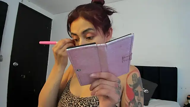 Snapshot of melanie_roux__ chatting on July 14, 2026, 12:22 pm melanie roux online show from July 14, 2026, 12:22 pm