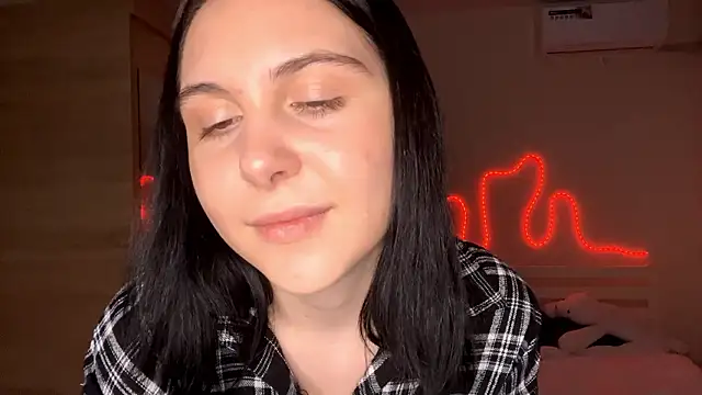 MyraLitterers online show from February 7, 2026, 4:37 pm