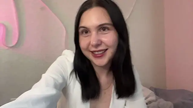 Snapshot of MyraLitterers chatting on July 2, 2026, 4:35 pm MyraLitterers online show from July 2, 2026, 4:35 pm