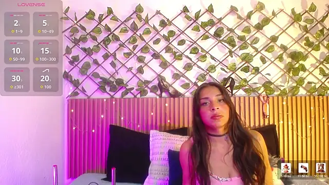 Snapshot of Lunaa_07 chatting on May 6, 2026, 5:11 am Lunaa 07 online show from May 6, 2026, 5:11 am