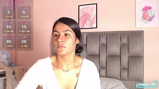 Snapshot of Ailyn8 chatting on October 18, 2025, 9:39 pm Ailyn8 online show from October 18, 2025, 9:39 pm