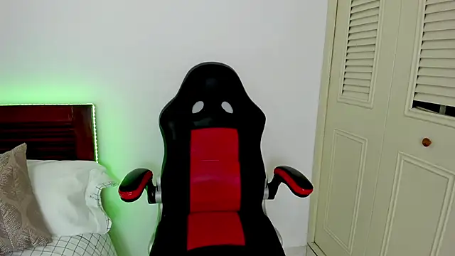 tifanymonroe online show from February 8, 2026, 12:03 pm