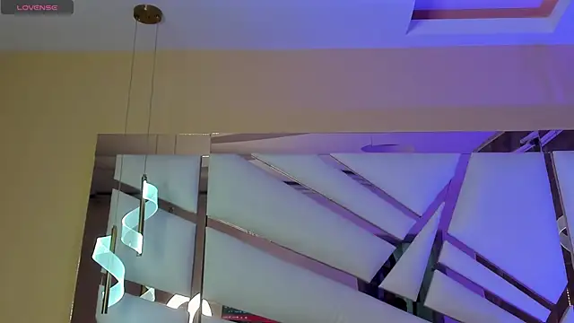 Catalina-Thompson online show from April 18, 2026, 12:51 pm