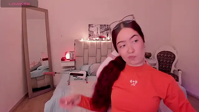 Amaraa couper1 online show from February 18, 2026, 4:10 am