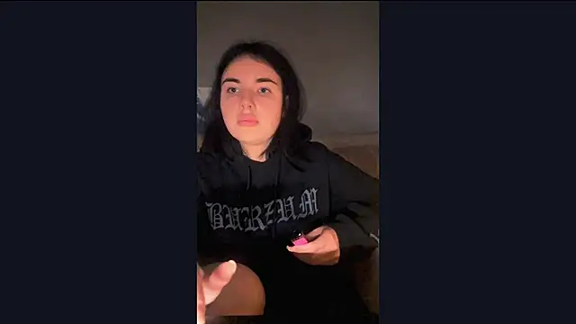 Snapshot of Kirunya chatting on October 27, 2025, 8:21 pm Kirunya online show from October 27, 2025, 8:21 pm