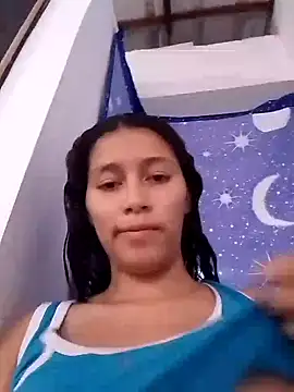 Snapshot of Kiittyy_doll chatting on October 17, 2025, 9:27 pm Kiittyy doll online show from October 17, 2025, 9:27 pm
