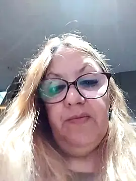 Snapshot of JennyInVegas chatting on November 17, 2025, 2:10 pm JennyInVegas online show from November 17, 2025, 2:10 pm