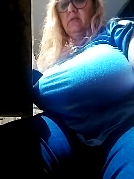 Snapshot of JennyInVegas chatting on November 27, 2025, 2:50 pm JennyInVegas online show from November 27, 2025, 2:50 pm