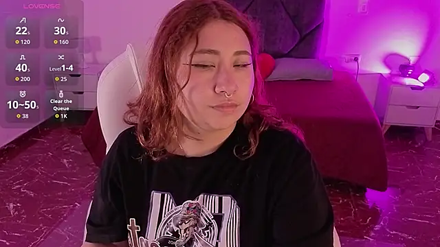 littlee red online show from April 4, 2026, 8:26 pm