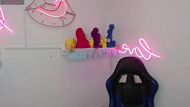 Snapshot of littlee_red chatting on November 6, 2025, 9:19 pm littlee red online show from November 6, 2025, 9:19 pm