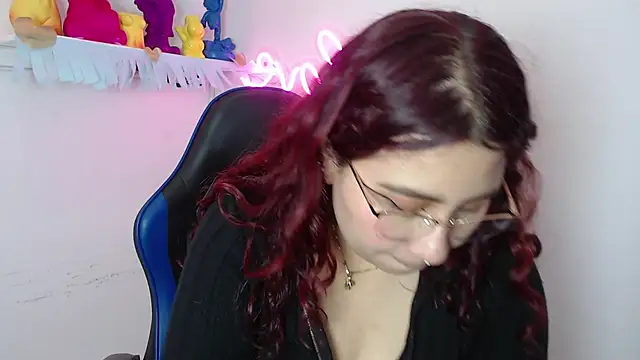 Snapshot of littlee_red chatting on October 27, 2025, 7:37 pm littlee red online show from October 27, 2025, 7:37 pm