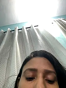 heenashai online show from November 9, 2025, 2:43 pm