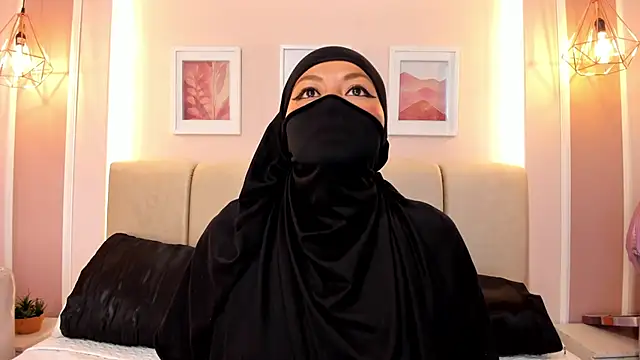 Snapshot of SophiaBeckerr chatting on October 21, 2025, 7:46 pm SophiaBeckerr online show from October 21, 2025, 7:46 pm