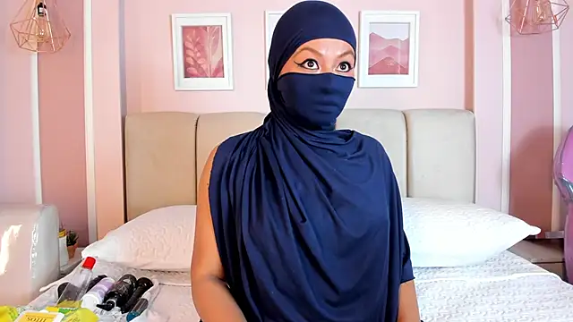 Snapshot of SophiaBeckerr chatting on October 22, 2025, 7:13 pm SophiaBeckerr online show from October 22, 2025, 7:13 pm