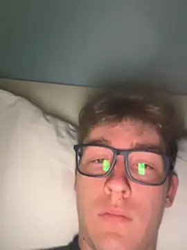 Snapshot of Anton2026 chatting on April 5, 2026, 10:05 pm Anton2026 online show from April 5, 2026, 10:05 pm