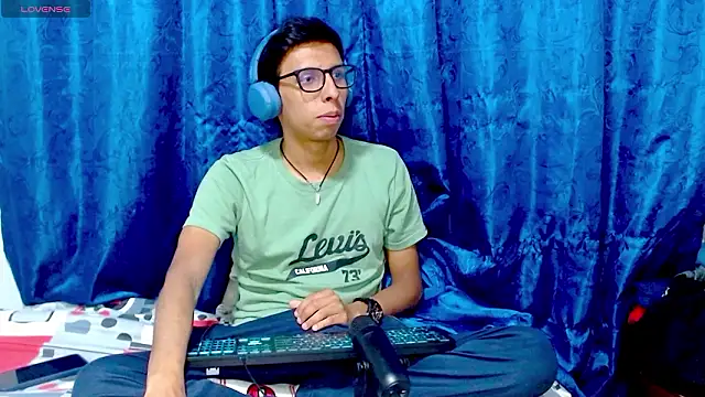 DavTwink3100 online show from February 18, 2026, 1:47 am