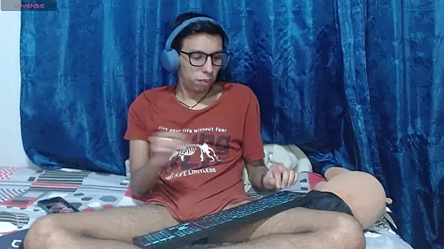 DavTwink3100 online show from April 2, 2026, 1:46 am