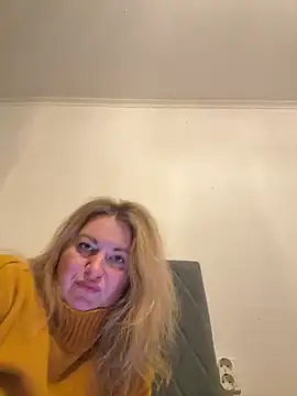 Amelia-Diamond online show from November 27, 2025, 4:29 pm