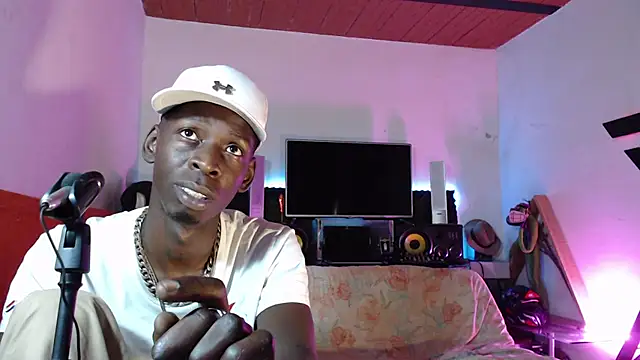 Snapshot of Black_Paradice chatting on November 4, 2025, 7:06 pm Black Paradice online show from November 4, 2025, 7:06 pm