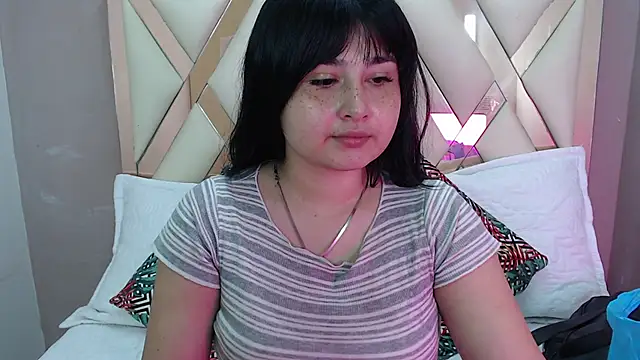 Sweet sumisive online show from December 14, 2025, 3:50 pm