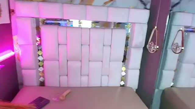 sara lane  online show from November 7, 2025, 9:41 pm