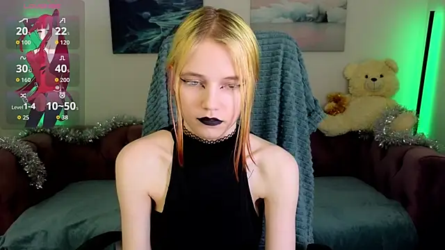 Snapshot of MitaSide chatting on December 18, 2025, 8:45 pm MitaSide online show from December 18, 2025, 8:45 pm