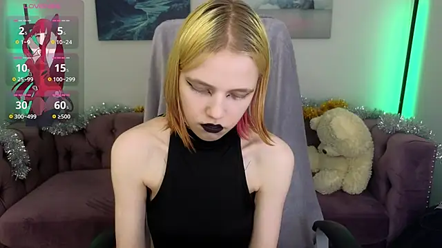 Snapshot of MitaSide chatting on December 20, 2025, 8:55 pm MitaSide online show from December 20, 2025, 8:55 pm