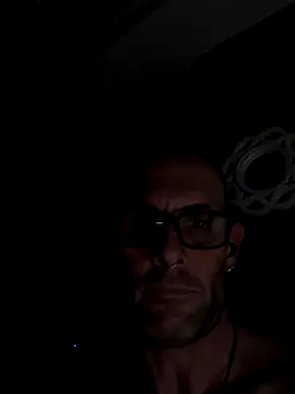 Snapshot of Vanovik20 chatting on November 1, 2025, 2:18 am Vanovik20 online show from November 1, 2025, 2:18 am