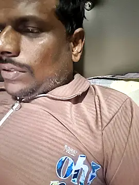 RNlov online show from November 11, 2025, 12:44 pm