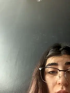 milky denni online show from October 18, 2025, 5:26 pm