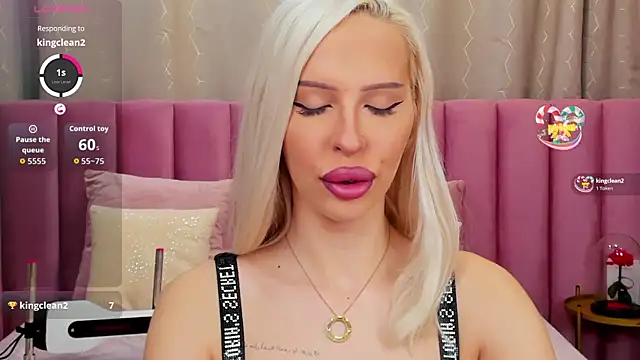 KailaCrystall online show from December 15, 2025, 1:33 am