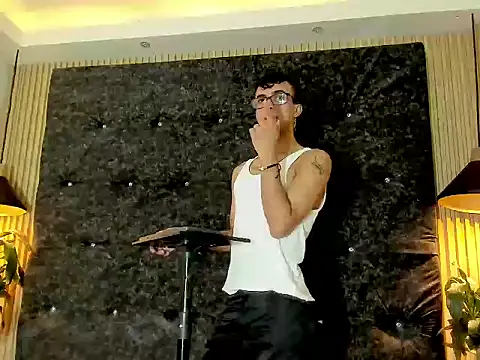 Snapshot of the_fenix_boy chatting on November 2, 2025, 7:30 pm the fenix boy online show from November 2, 2025, 7:30 pm