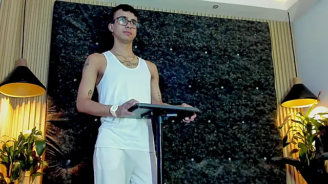 Snapshot of the_fenix_boy chatting on October 29, 2025, 9:25 pm the fenix boy online show from October 29, 2025, 9:25 pm