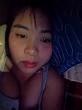 Squirrel-Pear online show from December 15, 2025, 8:25 pm