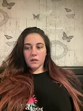 Snapshot of YourFrenchFeliciexo chatting on December 1, 2025, 7:04 pm YourFrenchFeliciexo online show from December 1, 2025, 7:04 pm