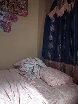 Snapshot of chocolatestrawberrydips chatting on April 13, 2026, 5:44 am chocolatestrawberrydips online show from April 13, 2026, 5:44 am