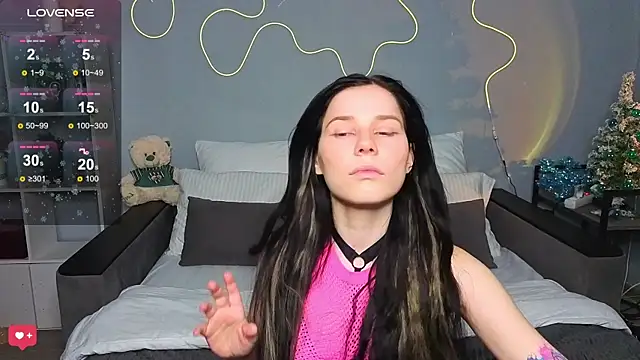 Mell Hyees online show from December 21, 2025, 5:03 pm