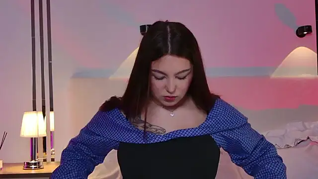  Tessa May  online show from December 1, 2025, 12:22 am