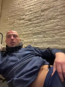 Rotteei1 online show from March 13, 2026, 11:48 am