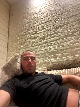 Rotteei1 online show from December 18, 2025, 7:40 pm