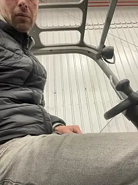 Rotteei1 online show from October 24, 2025, 7:40 am