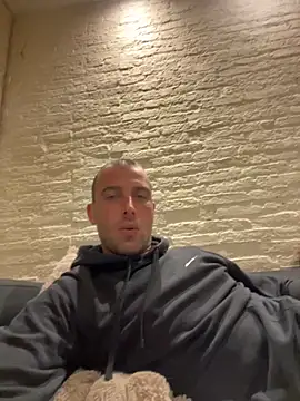 Rotteei1 online show from November 26, 2025, 8:31 pm