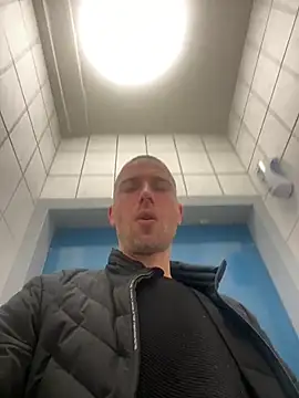 Rotteei1 online show from April 13, 2026, 11:25 am