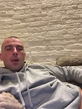 Rotteei1 online show from October 19, 2025, 6:10 pm