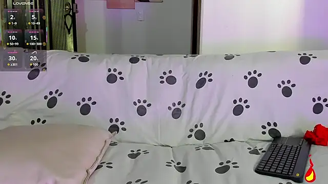 Nikki  uwu online show from March 9, 2026, 7:50 pm