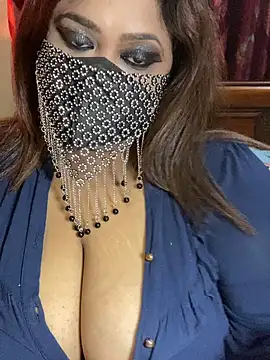 Snapshot of blackpearl____ chatting on December 22, 2025, 5:24 pm blackpearl online show from December 22, 2025, 5:24 pm